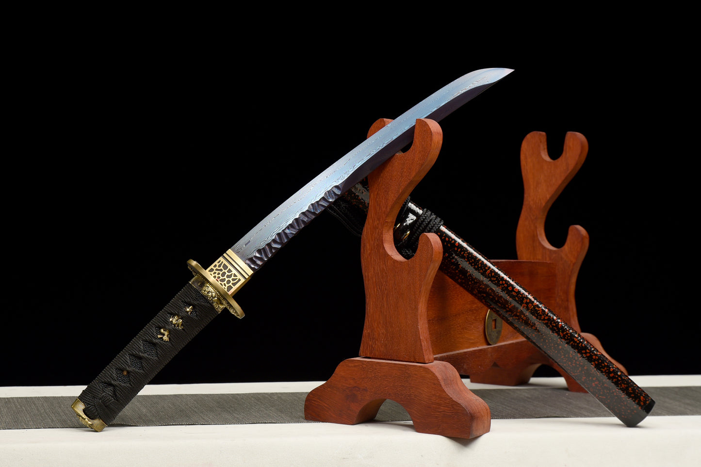 Metal crafts, handmade tanto, damarsteel steel, hand forged, full tang samurai sword, blue blade