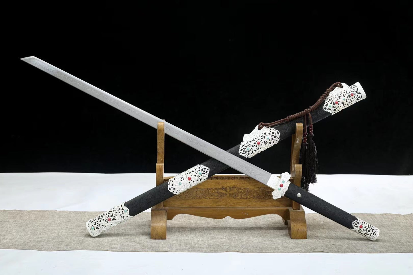 Collection, handmade Chinese swords, folding pattern steel