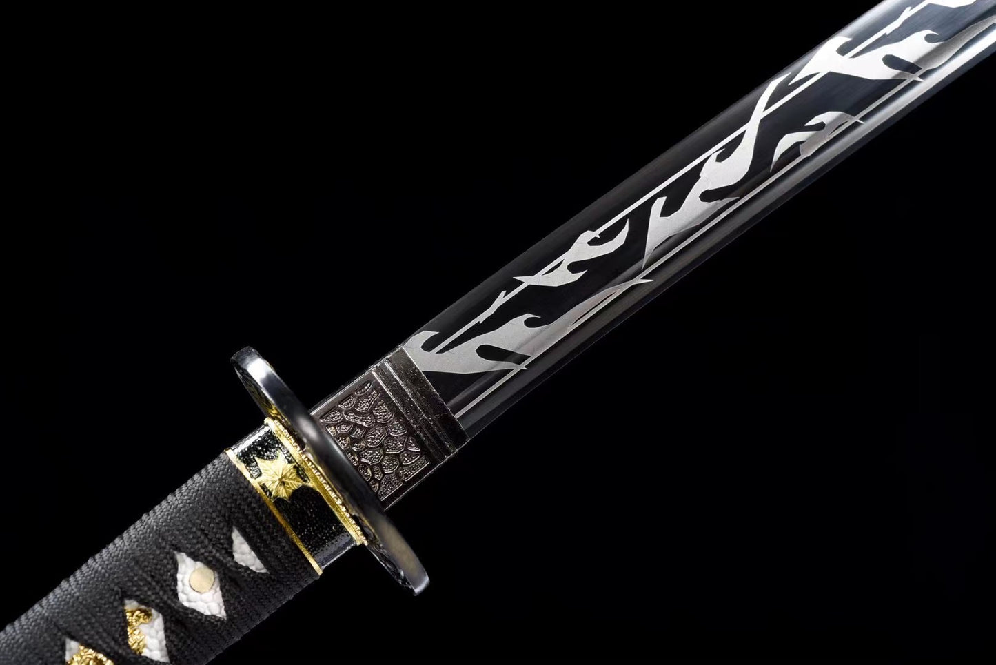 Metal crafts, collectibles, high manganese steel baked black, engraving, handmade samurai swords, full Tang