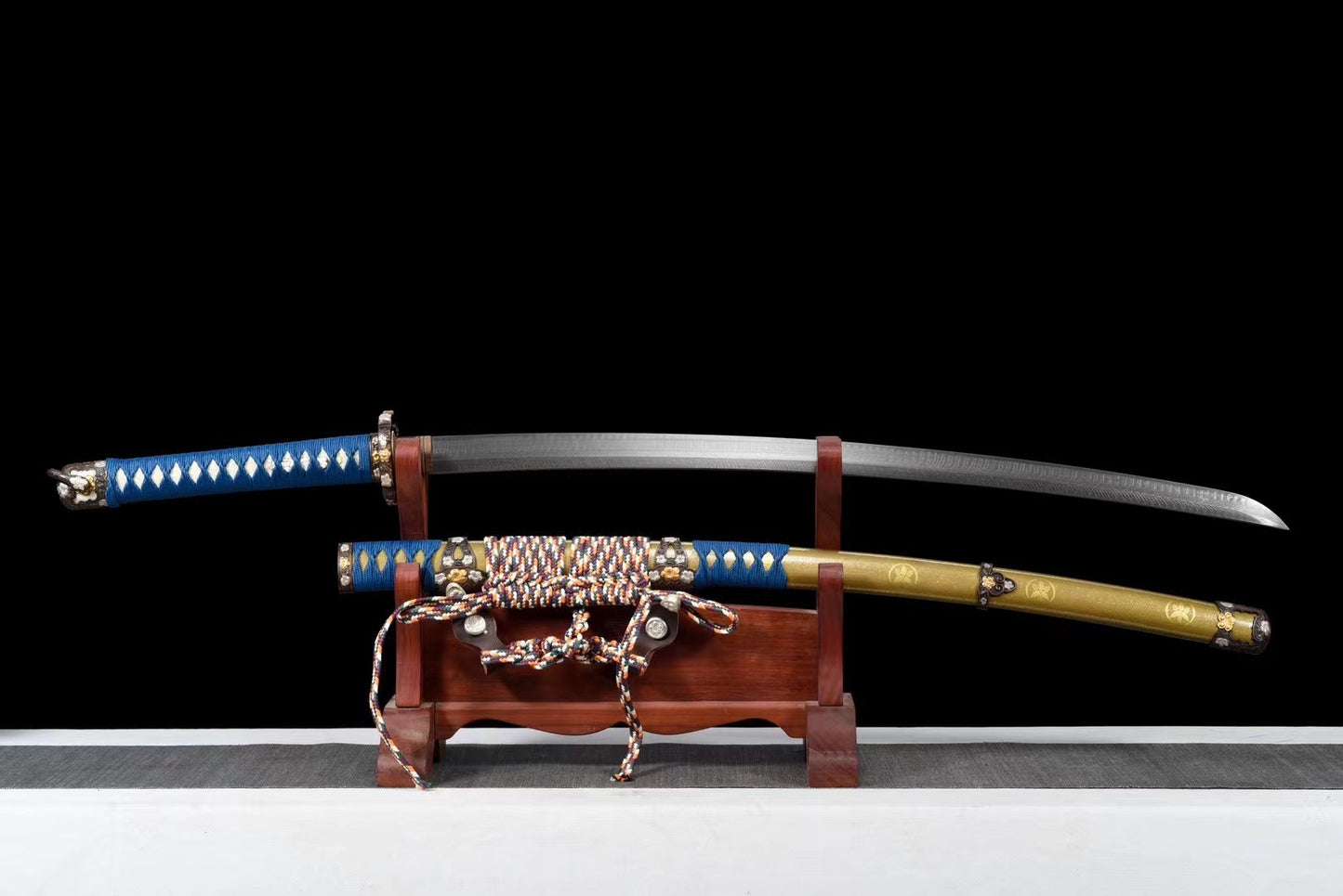 handmade tachi, real katana, japanese katana, damascus steel, role play, exquisite katana, long katana, full tang