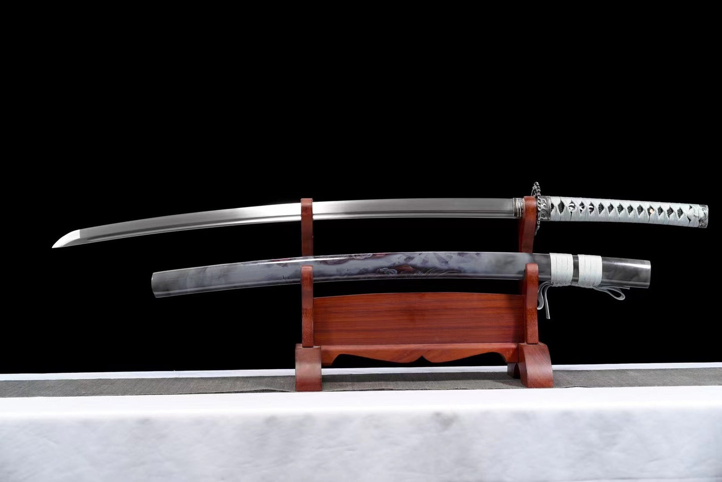 High carbon steel katana, handmade, real katana, japanese katana, chinese dragon theme, full tang katana, role play